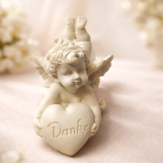 Wandhänger Deko-Engel „Danke“ liegend mit Herz – liebevolle Geschenkidee in Cremeweiss