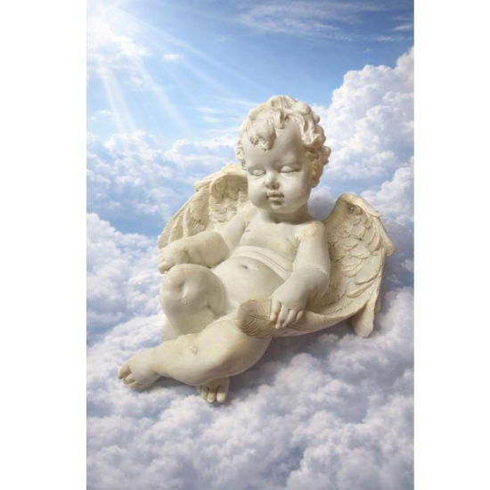 Himmlischer Schutzengel – Dekorative Engelfigur auf Wolken
