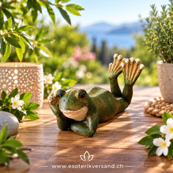 Deko-Frosch liegend – wetterfeste Gartenfigur aus Polyresin, 16 cm