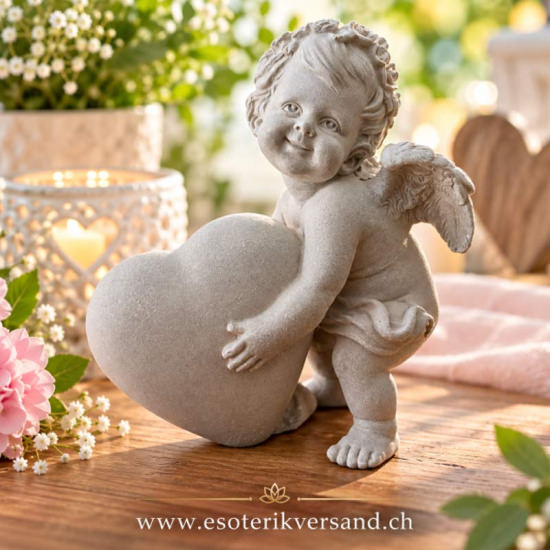 Engel mit Herz – wetterfeste Dekofigur aus Polyresin, 13,5 × 12,5 cm