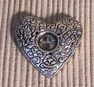 Halter für Räucherstäbchen - Herz - Weißmetallhalter