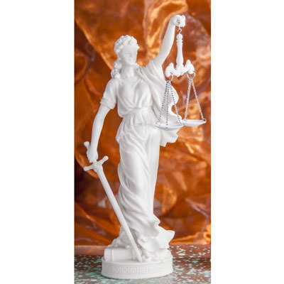 Justitia Figur