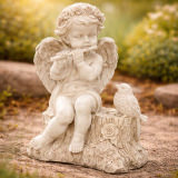 Engel mit Flöte auf Baumstamm – 15 cm – Musikalische Gartenfigur & stilvolle Indoor-Dekoration