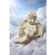Himmlischer Schutzengel – Dekorative Engelfigur auf Wolken