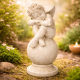 Engel auf Kugel – 24 cm – Wetterfeste Gartenfigur & stilvolle Indoor-Dekoration aus Polyresin