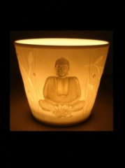 Buddha Teelichthalter aus Porzellan